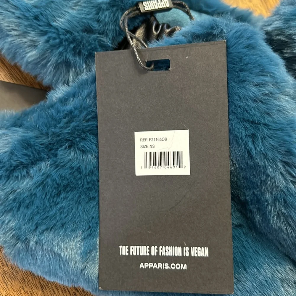 Apparis gorgeous nwt